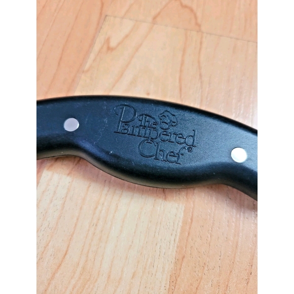 Pampered Chef Crinkle Cutter - Picture 3 of 5